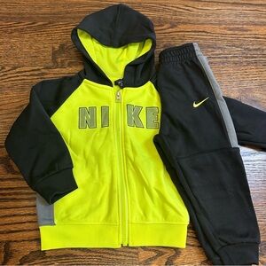 Nike Kids 18 Months Matching Set in Black and Neon Yellow